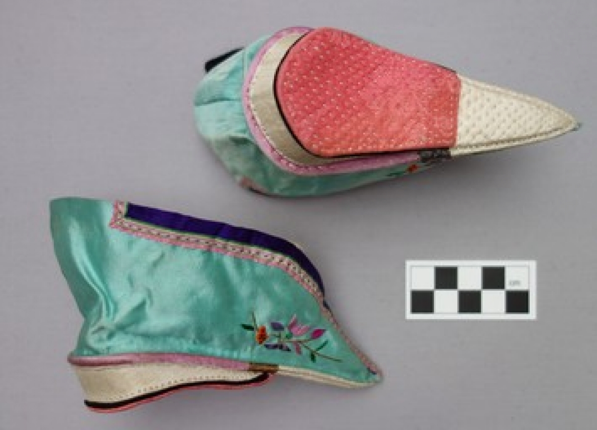 Pair of daily lotus shoes, early 20th century.