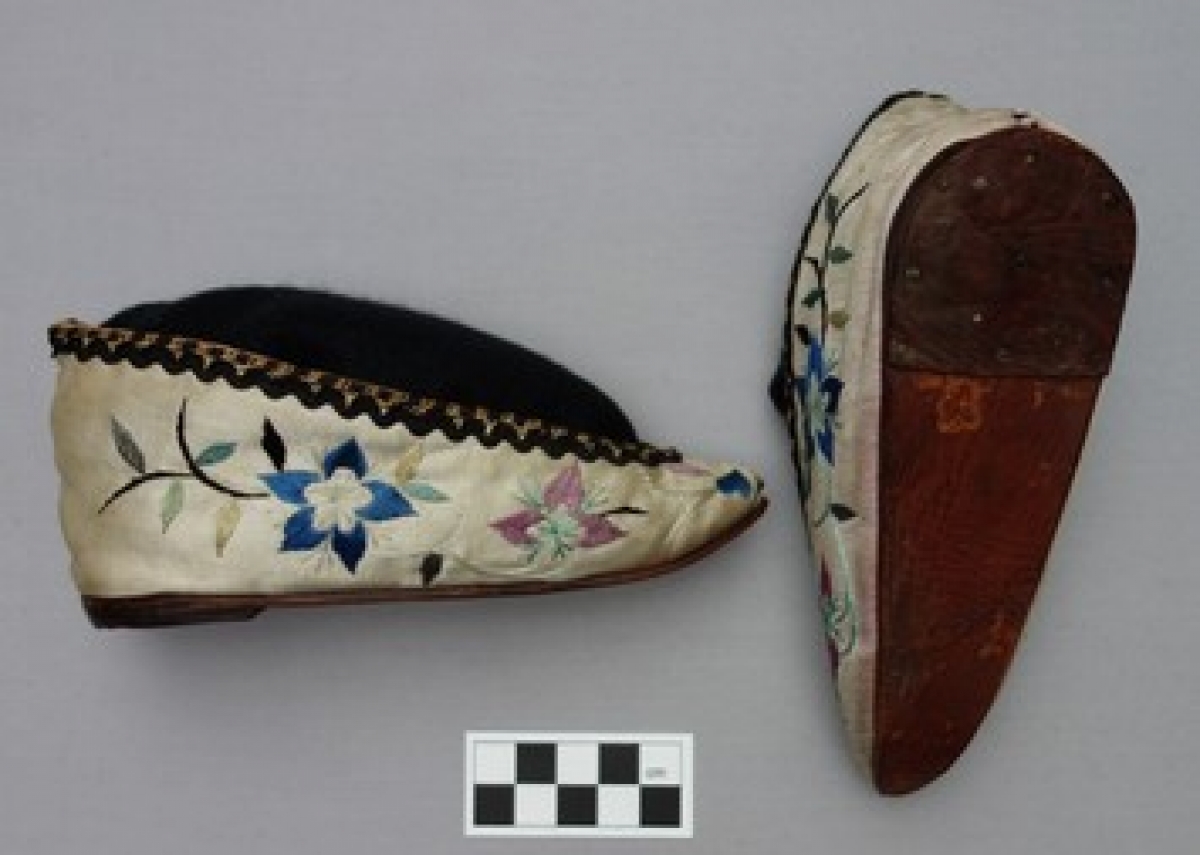 Pair of early 20th century lotus shoes.