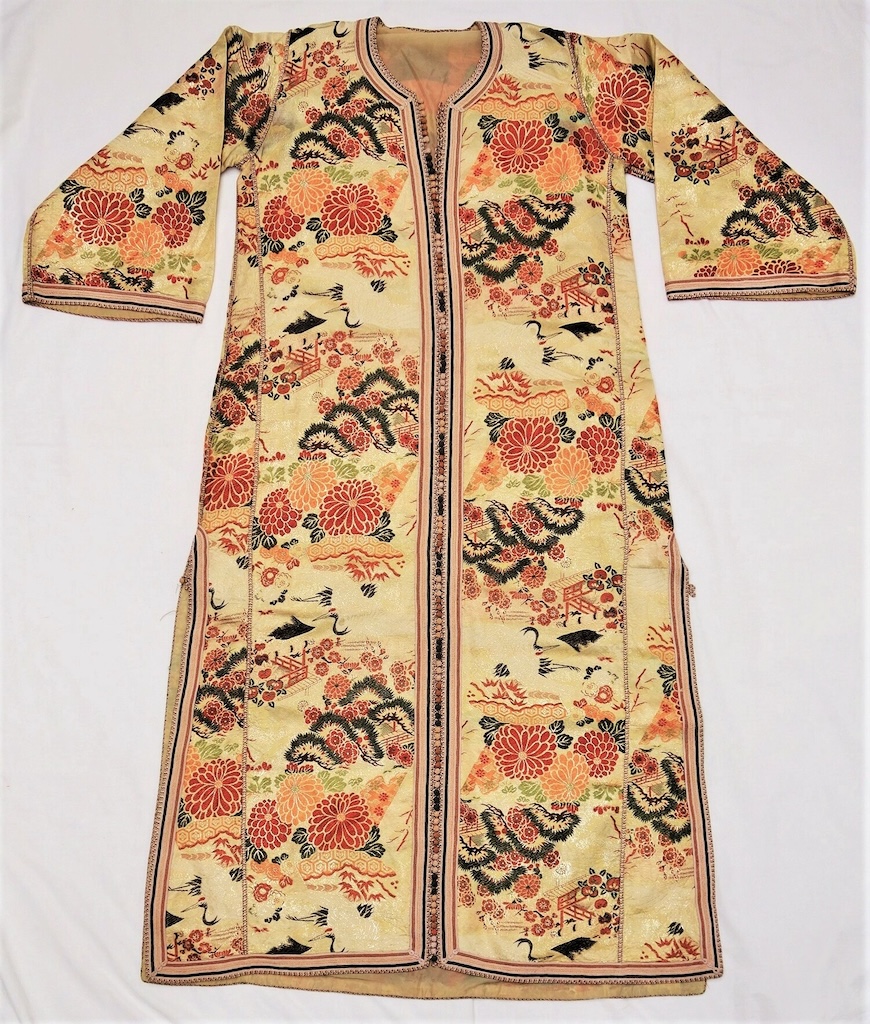 Kaftan made out of a wide piece of Japanese cloth used for making a kimono sash (obi). Morocco/Japan, late 20th century (TRC 2001.0074).