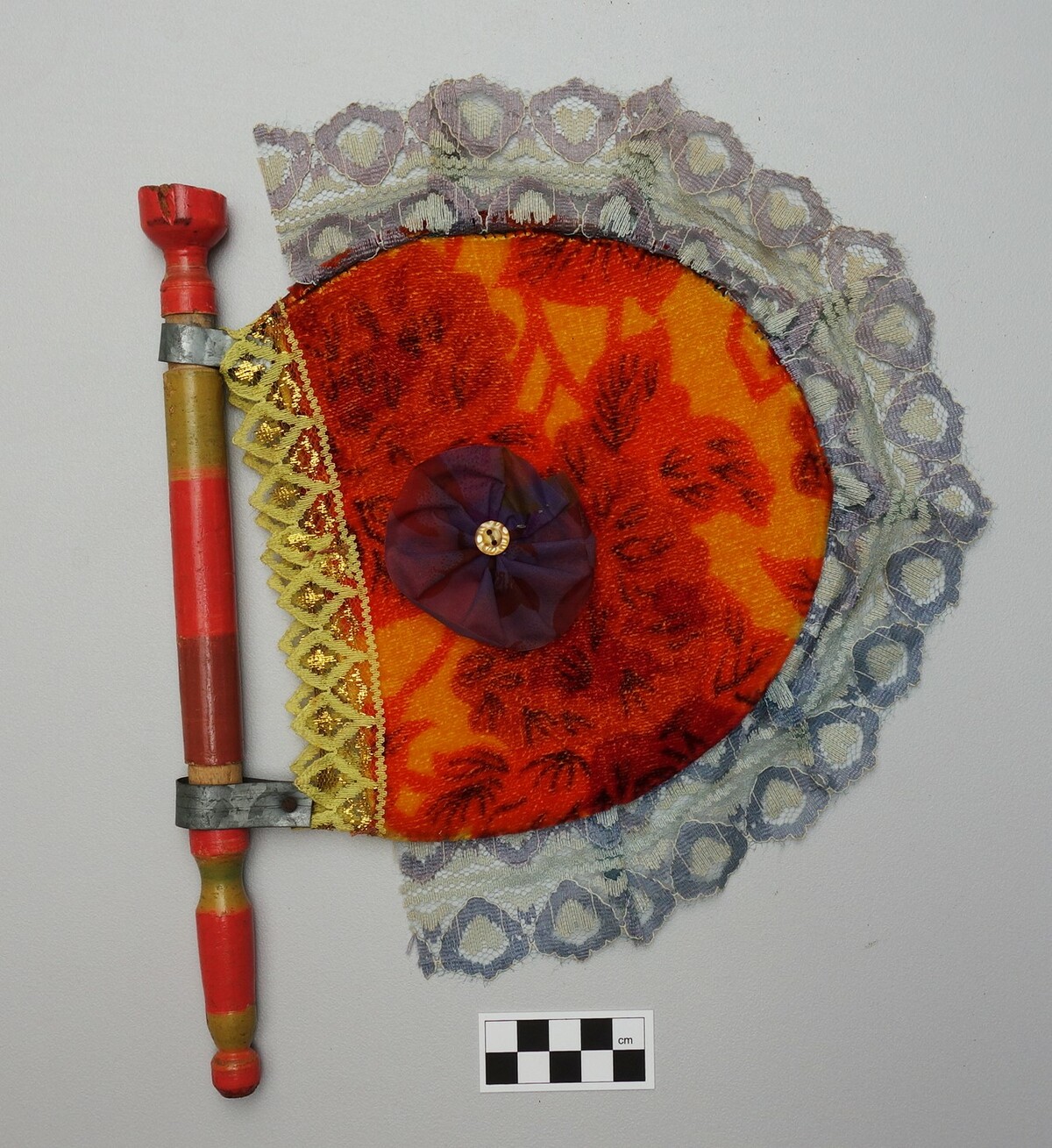 Late 20th century fan from Sri Lanka (TRC 2015.0519).