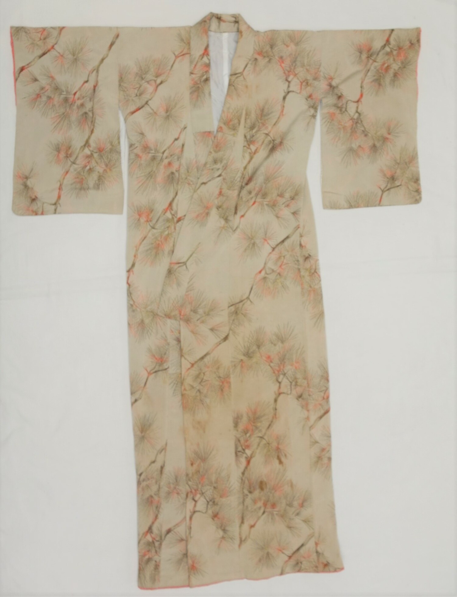 Casual Nishijin kimono, early 1970s, from silk and synthetic fibres, with metallic threads creating a Majolica Omeshi pattern (TRC 2021.2146).See also the attached photograph.