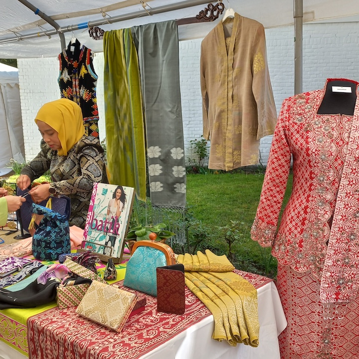 Stall with Malaysian traditional textiles, The Hague, 3 May 2023. Photograph by the author.