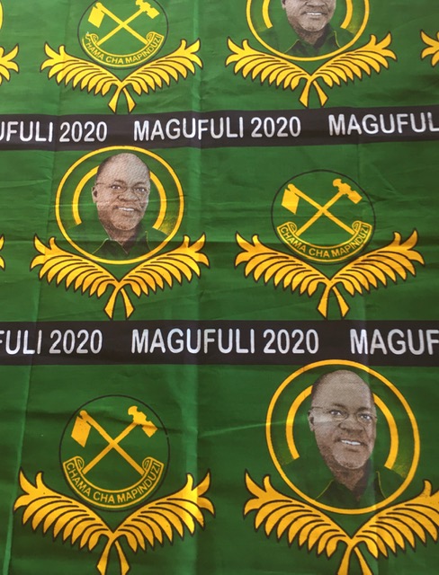 Kanga from Tanzania, bought in January 2021, in support of John Magufuli who won the presidential elections in Tanzania on 28 October 2020 (TRC 2021.0289).
