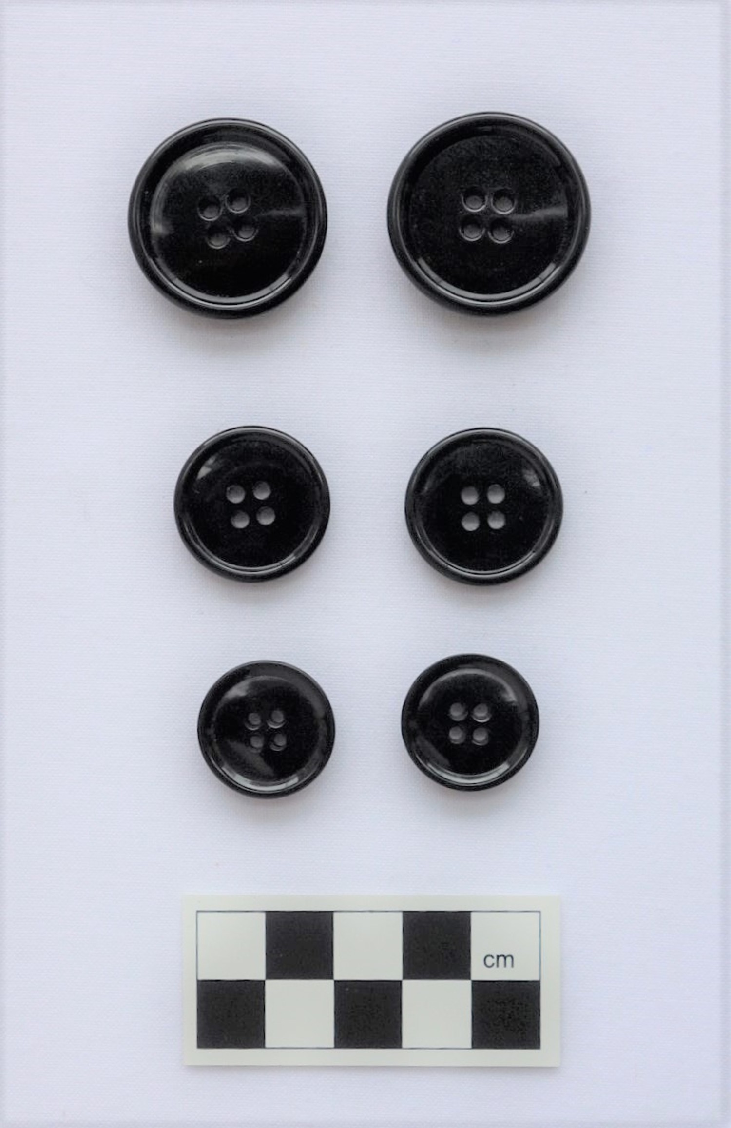 Three pairs of buttons, The Netherlands, 1930s (TRC 2018.1497a-f).