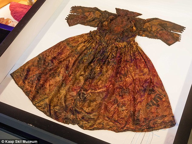 The dress of Jean Kerr, found off the coast of Texel.